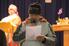 2023-11-18-Veillee-et-procession-Journee-des-Pauvres-a-Banneux-105