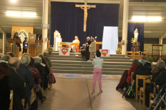 2023-11-18-Veillee-et-procession-Journee-des-Pauvres-a-Banneux-39