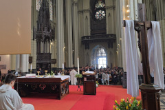 2FE49EA2-636B-409B-B9F8-6C2257A2922B